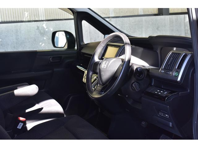 ステップワゴンスパーダ Ｚ　両側パワスラ／１０．２型リアモニター／コンフォートビューｐｋｇ／コーナリングライト／クリアテール／パドルシフト／フロントフォグ／ハーフシェイドフロントガラス／ＥＴＣ／バックカメラ／ＬＥＤルーム灯／禁煙（29枚目）