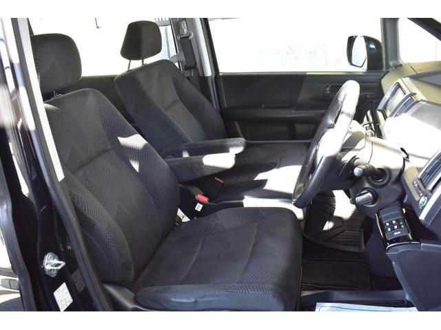 ステップワゴンスパーダ Ｚ　両側パワスラ／１０．２型リアモニター／コンフォートビューｐｋｇ／コーナリングライト／クリアテール／パドルシフト／フロントフォグ／ハーフシェイドフロントガラス／ＥＴＣ／バックカメラ／ＬＥＤルーム灯／禁煙（34枚目）