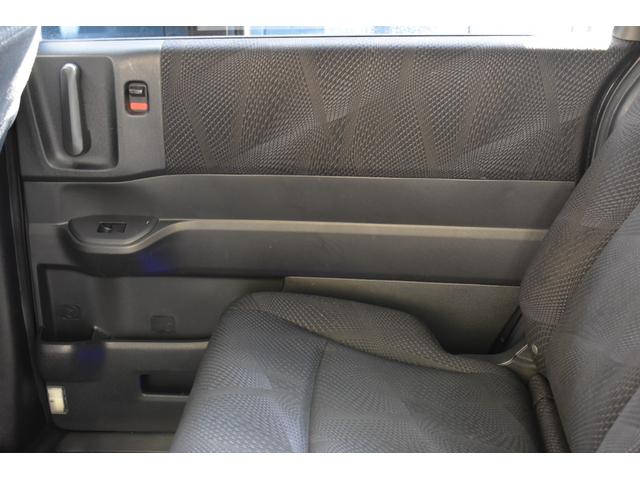 ステップワゴンスパーダ Ｚ　両側パワスラ／１０．２型リアモニター／コンフォートビューｐｋｇ／コーナリングライト／クリアテール／パドルシフト／フロントフォグ／ハーフシェイドフロントガラス／ＥＴＣ／バックカメラ／ＬＥＤルーム灯／禁煙（55枚目）