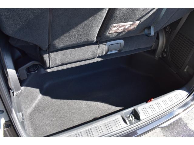 ステップワゴンスパーダ Ｚ　両側パワスラ／１０．２型リアモニター／コンフォートビューｐｋｇ／コーナリングライト／クリアテール／パドルシフト／フロントフォグ／ハーフシェイドフロントガラス／ＥＴＣ／バックカメラ／ＬＥＤルーム灯／禁煙（69枚目）