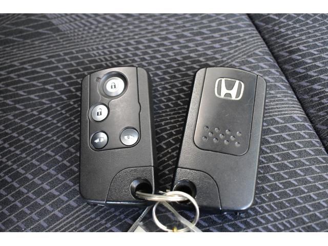 ステップワゴンスパーダ Ｚ　両側パワスラ／１０．２型リアモニター／コンフォートビューｐｋｇ／コーナリングライト／クリアテール／パドルシフト／フロントフォグ／ハーフシェイドフロントガラス／ＥＴＣ／バックカメラ／ＬＥＤルーム灯／禁煙（74枚目）