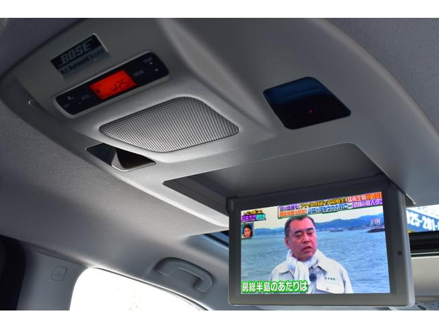 メーカーオプションのＢＯＳＥ５．１ｃｈサラウンドサウンド付１１インチフリップダウンモニター♪