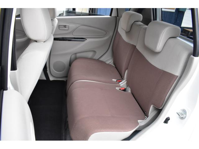 ☆後席全体☆　前後スライド機構も搭載されております♪