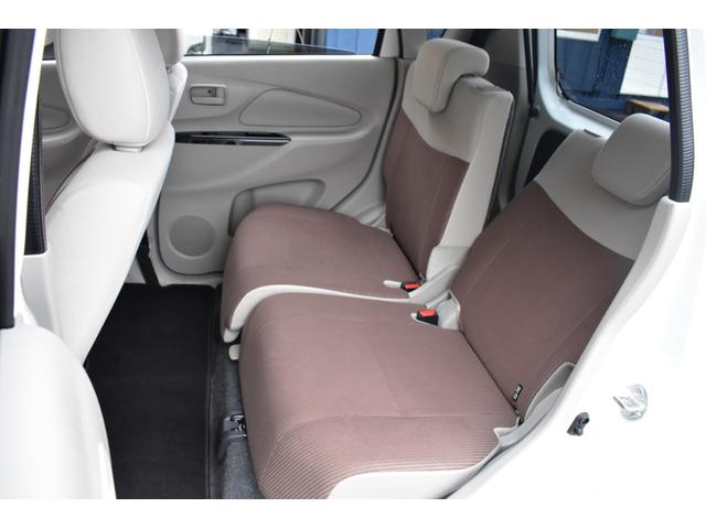 左右それぞれにリクライニング機構があり、ゆったりお過ごしいただけます♪