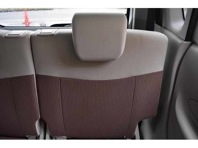 ☆後席左背面☆　使用感少なく状態良好でございます♪