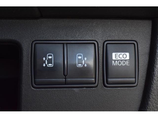 セレナ ライダー　ブラックライン　Ｓ－ハイブリッド　１０．２型フリップダウン／両側ワンタッチパワスラ／ＡＵＴＥＣＨ／ＨＫＳマフラー／Ｒｉｄｅｒエアロ／クルコン／スモークフィルム／サイドシェード／前後独立ＡＡＣ／ＨＩＤ（キセノン）ライト／フロントフォグ（7枚目）