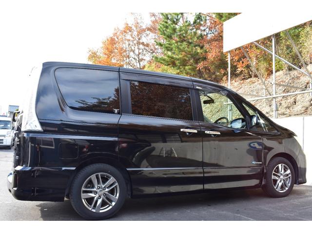 セレナ ライダー　ブラックライン　Ｓ－ハイブリッド　１０．２型フリップダウン／両側ワンタッチパワスラ／ＡＵＴＥＣＨ／ＨＫＳマフラー／Ｒｉｄｅｒエアロ／クルコン／スモークフィルム／サイドシェード／前後独立ＡＡＣ／ＨＩＤ（キセノン）ライト／フロントフォグ（13枚目）