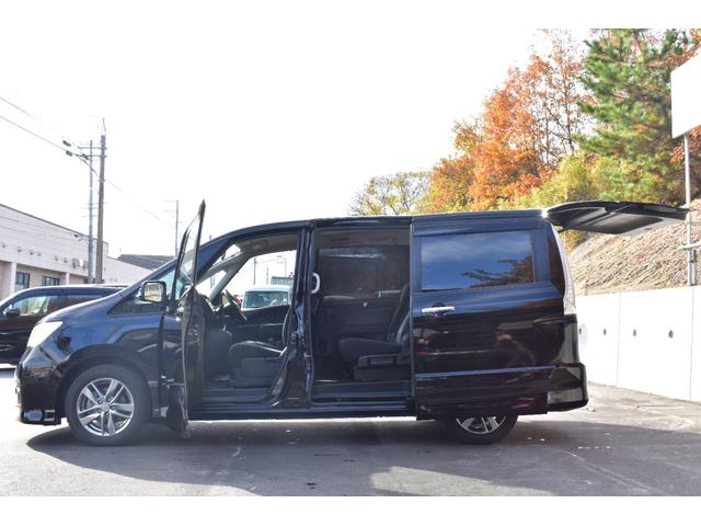 セレナ ライダー　ブラックライン　Ｓ－ハイブリッド　１０．２型フリップダウン／両側ワンタッチパワスラ／ＡＵＴＥＣＨ／ＨＫＳマフラー／Ｒｉｄｅｒエアロ／クルコン／スモークフィルム／サイドシェード／前後独立ＡＡＣ／ＨＩＤ（キセノン）ライト／フロントフォグ（19枚目）