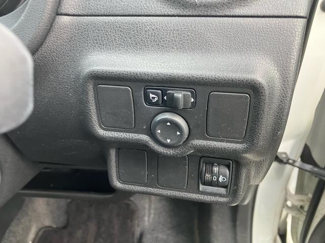 ノート 4WD ワンオーナー バックカメラ ナビ付 エンジンスターター 寒冷地仕様 保証付き1ヵ月1,000km スマートキーエンジン プッシュスタート(23枚目)