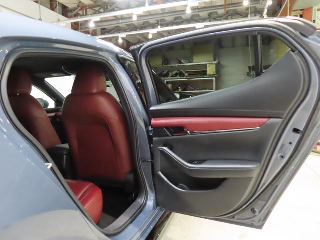 ＭＡＺＤＡ３ファストバック ＸＤプロアクティブ　ローダウン／ＴＥＩＮ車高調／レイズ１８ＡＷ／ｏｄｕｌａ製マフラー／ＡｕｔｏＥｘｅ製リアスポ／ＥＴＣ／バックカメラ／前後ドラレコ／クルコン（76枚目）
