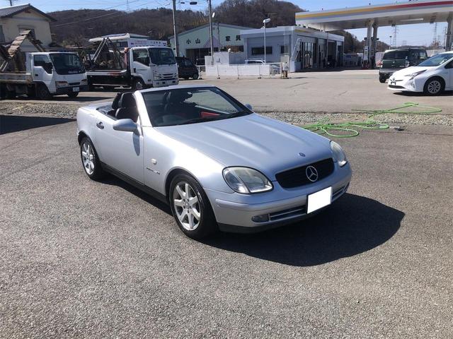 ＳＬＫ ＳＬＫ２３０コンプレッサー　右ハンドル　オープンカー　カセットデッキ　ＡＢＳ　運転席・助手席エアバッグ　エアコン　パワーウィンドウ　走行距離３．２万キロ　車検令和６年９月まで　修復歴無し　グレーＭ（6枚目）