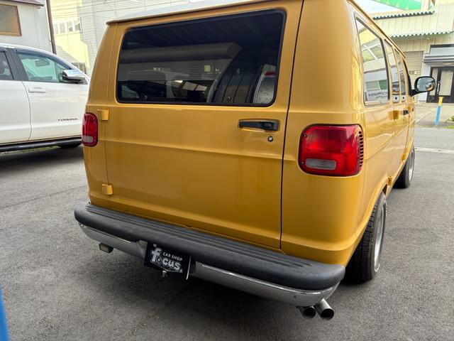 ダッジ・バン ベースグレード　ラムバン　ショーティ　ローダウン　１ナンバー（6枚目）