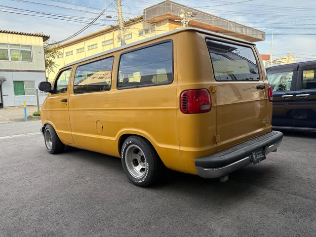 ダッジ・バン ベースグレード　ラムバン　ショーティ　ローダウン　１ナンバー（7枚目）