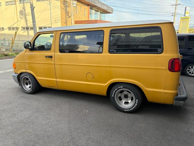 ダッジ・バン ベースグレード　ラムバン　ショーティ　ローダウン　１ナンバー（8枚目）