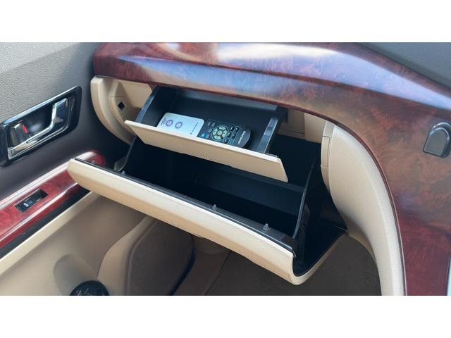 ヴェルファイア ２．４Ｘ　４ＷＤ　ナビ　ＴＶ　バックカメラ　フロントカメラ　ＥＴＣ　フリップダウンモニター　ドライブレコーダー　ワンオーナー　車検２年間（32枚目）