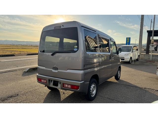ミニキャブバン CD ハイルーフ 4WD AT ETC キーレスキー 両側スライドドア 車検2年間(5枚目)