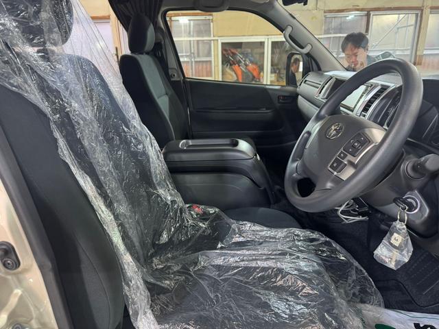 ハイエースバン フジ キャンピングカー FOCS 8人 37kmオド 4WD(3枚目)