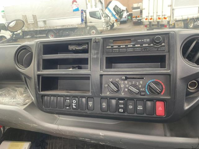 デュトロ UNIC リモコン付きセルフローダー 3.7t積載量(6枚目)