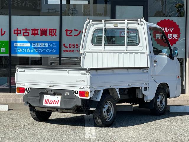 サンバートラック ＴＢ　４ＷＤ　５速ＭＴ　純正ラジオ　エアコン　パワステ　エアバッグ　荷台ライト　三方開き（8枚目）