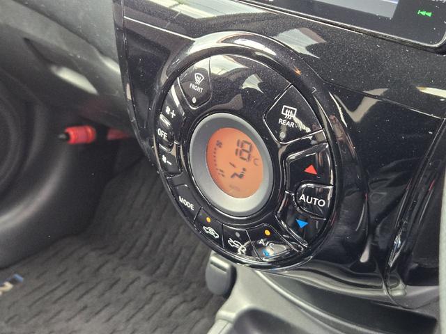 ノート ｅ－パワー　Ｘ　シーギア　社外ナビ　全周囲カメラ　デジタルインナーミラー　衝突軽減装置　ＥＴＣ　ＬＥＤヘッド　車線逸脱警報　クリアランスソナー　オートライト　スマートキー　Ｂｌｕｅｔｏｏｔｈ　純正１５インチアルミ（25枚目）