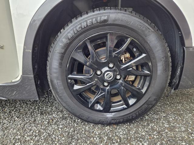 ノート ｅ－パワー　Ｘ　シーギア　社外ナビ　全周囲カメラ　デジタルインナーミラー　衝突軽減装置　ＥＴＣ　ＬＥＤヘッド　車線逸脱警報　クリアランスソナー　オートライト　スマートキー　Ｂｌｕｅｔｏｏｔｈ　純正１５インチアルミ（38枚目）