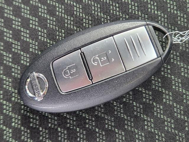 ノート ｅ－パワー　Ｘ　シーギア　社外ナビ　全周囲カメラ　デジタルインナーミラー　衝突軽減装置　ＥＴＣ　ＬＥＤヘッド　車線逸脱警報　クリアランスソナー　オートライト　スマートキー　Ｂｌｕｅｔｏｏｔｈ　純正１５インチアルミ（42枚目）