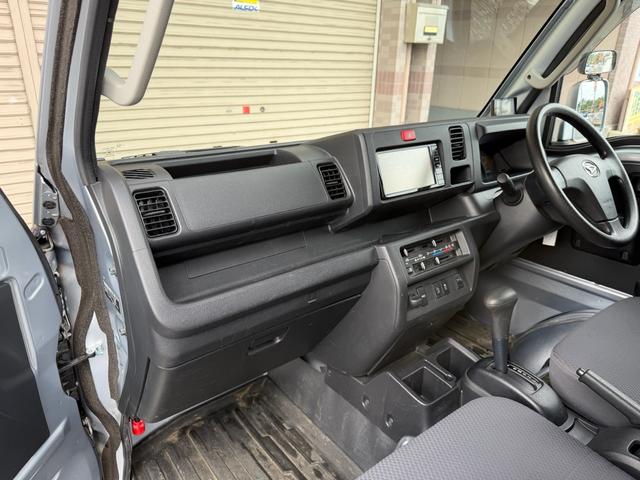 ハイゼットトラック エクストラSAIIIt スマートアシスト 切替4WD 純正幌(スライド式) 社外ナビ バックカメラ 地デジ Bluetooth CD/DVD再生 LEDヘッドランプ リアスタビライザー(12枚目)