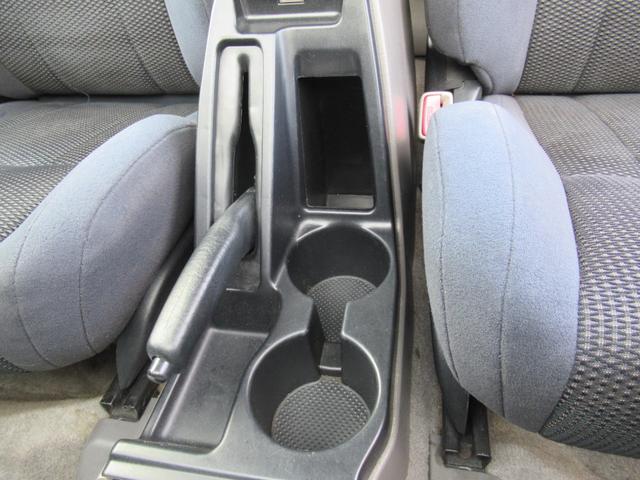 ハイラックスサーフ SSR-V ブラックナビゲーター 特別仕様車 ナロー仕様 NARDIウッドハンドル TOYOTAグリル 社外17インチAW ホワイトレター ETC キーレス(22枚目)