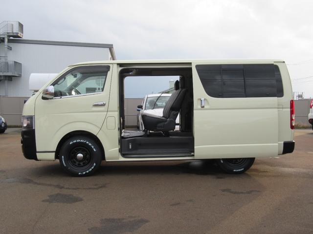 ハイエースバン ロングDX 4WD ディーゼルターボ NOx・PM法適合車 寒冷地仕様 3/6人乗 ベンチシート 社外15インチAW ホワイトレター 後席モニター バックカメラ ETC レベライザー(8枚目)