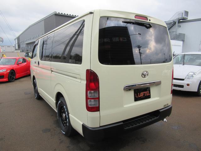 ハイエースバン ロングDX 4WD ディーゼルターボ NOx・PM法適合車 寒冷地仕様 3/6人乗 ベンチシート 社外15インチAW ホワイトレター 後席モニター バックカメラ ETC レベライザー(9枚目)