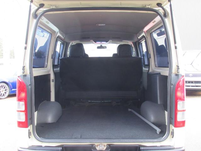 ハイエースバン ロングDX 4WD ディーゼルターボ NOx・PM法適合車 寒冷地仕様 3/6人乗 ベンチシート 社外15インチAW ホワイトレター 後席モニター バックカメラ ETC レベライザー(12枚目)