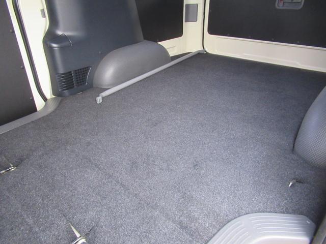 ハイエースバン ロングDX 4WD ディーゼルターボ NOx・PM法適合車 寒冷地仕様 3/6人乗 ベンチシート 社外15インチAW ホワイトレター 後席モニター バックカメラ ETC レベライザー(36枚目)