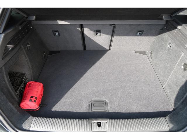 ＲＳ３スポーツバック ベースグレード　ＲＳデザインパッケージ　ＲＳスポーツシート　アウディマグネティックライド　レッドキャリパー　　ファインナッパレザー　　ブラックスタイリングパッケージ　マトリクスＬＥＤ（8枚目）