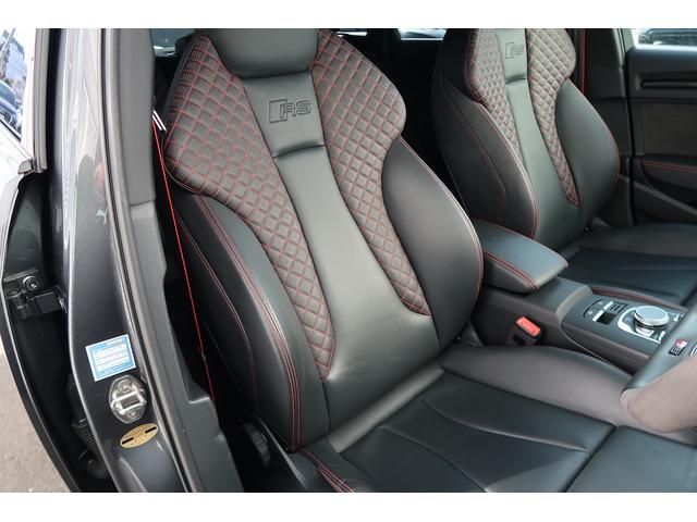 ＲＳ３スポーツバック ベースグレード　ＲＳデザインパッケージ　ＲＳスポーツシート　アウディマグネティックライド　レッドキャリパー　　ファインナッパレザー　　ブラックスタイリングパッケージ　マトリクスＬＥＤ（9枚目）