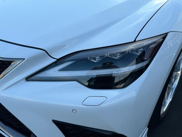 ＬＳ ＬＳ５００　Ｆスポーツ　ダイナミクスパッケージ　マークレビンソン　後期仕様純正パーツ使用　ＴＲＤフルエアロ　ハイパーフォージド２１インチ　ローダウン　ヘッドアップディスプレイ　サンルーフ　デジタルインナーミラー　４ＷＤ（6枚目）