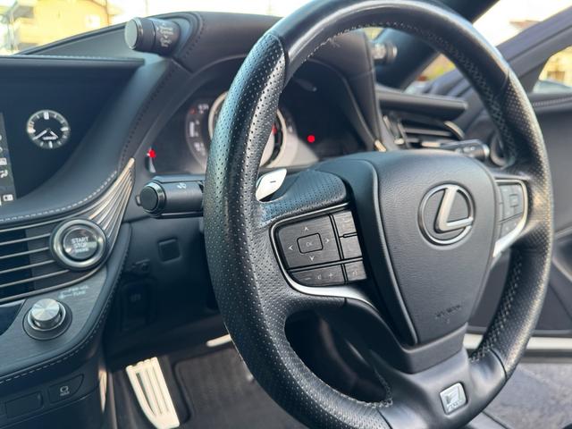 ＬＳ ＬＳ５００　Ｆスポーツ　ダイナミクスパッケージ　マークレビンソン　後期仕様純正パーツ使用　ＴＲＤフルエアロ　ハイパーフォージド２１インチ　ローダウン　ヘッドアップディスプレイ　サンルーフ　デジタルインナーミラー　４ＷＤ（22枚目）