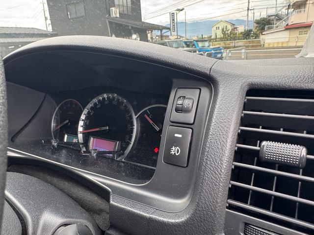ハイエースワゴン グランドキャビン　プッシュスタート　ミラー型バックカメラ　トヨタセーフティセンス　パワースライドドア　エアロ　フォグ　ディスプレイオーディオ（17枚目）