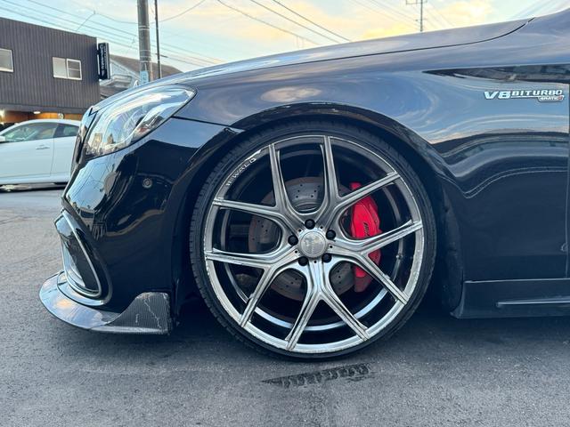 Sクラス S300h AMGライン S63後期仕様 社外カーボンフロント 社外カーボンバンパーダクト 22インチホイール アンビエントライト フロントゴーストフィルム ロワリングキット(9枚目)