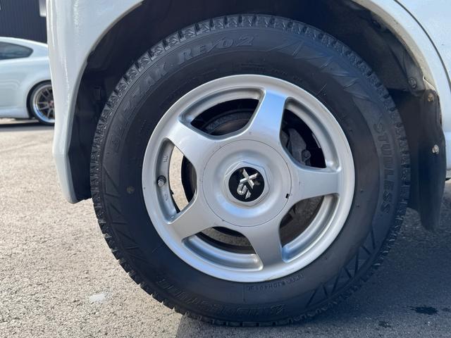 ハイゼットカーゴ 　ＭＴ　４ＷＤ　オーディオ　スタッドレス（5枚目）