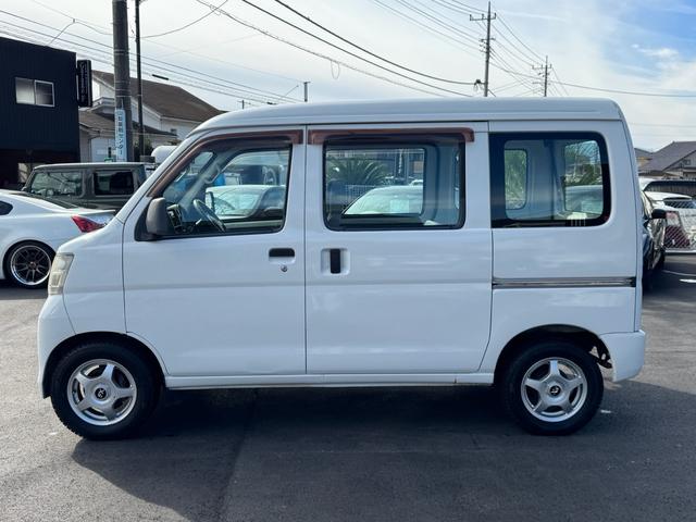 ハイゼットカーゴ 　ＭＴ　４ＷＤ　オーディオ　スタッドレス（6枚目）