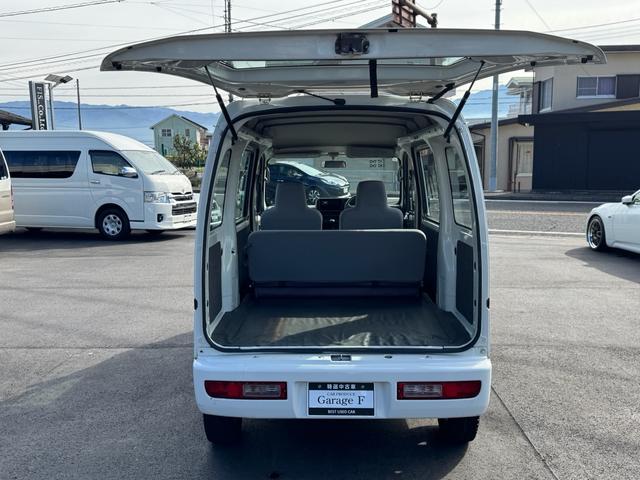 ハイゼットカーゴ 　ＭＴ　４ＷＤ　オーディオ　スタッドレス（12枚目）