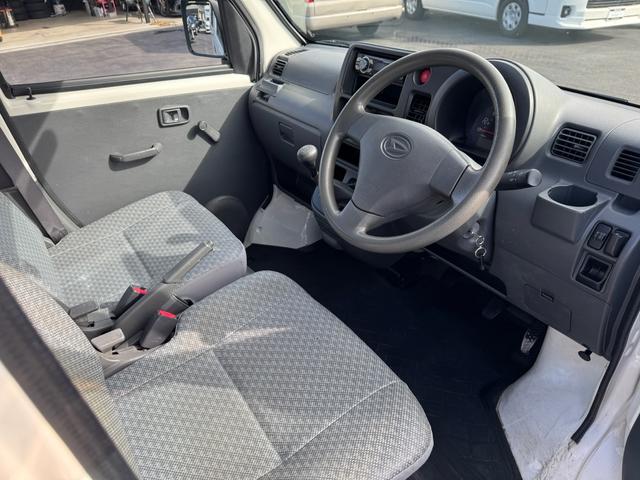 ハイゼットカーゴ 　ＭＴ　４ＷＤ　オーディオ　スタッドレス（15枚目）