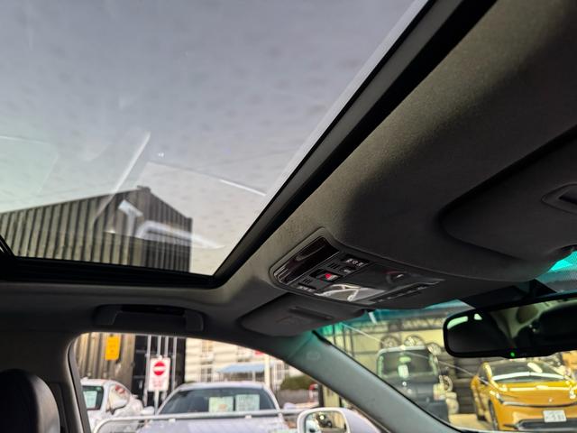 ＬＳ ＬＳ６００ｈ　バージョンＳ　Ｉパッケージ　純正マルチ　サンルーフ　クルーズコントロール　マークレビンソン　レザーシート　２１インチホイール　エアサスコントローラー　シートヒーター　ステアリングヒーター（20枚目）