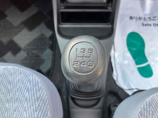 ミラ Ｌ　４ＷＤ　キーレスエントリー　ＭＴ　カセット　アルミホイール　衝突安全ボディ　エアコン　パワーステアリング　パワーウィンドウ　運転席エアバッグ（4枚目）