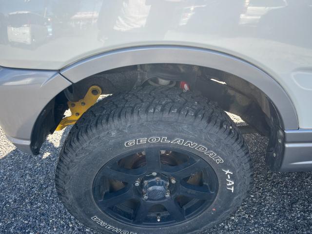 ジムニー ランドベンチャー MT車・ナビ・TV・Bluetoothオーディオ・ETC・パートタイム4WD 高低二段切替式 (後輪駆動ベース)・インタークーラーターボ・取説・メンテナンスノート(12枚目)