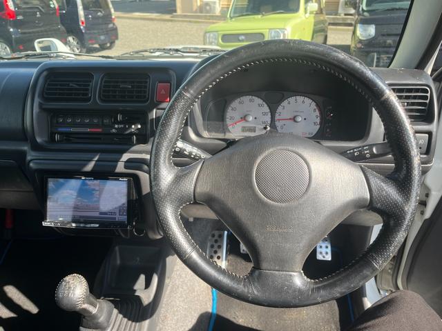 ジムニー ランドベンチャー MT車・ナビ・TV・Bluetoothオーディオ・ETC・パートタイム4WD 高低二段切替式 (後輪駆動ベース)・インタークーラーターボ・取説・メンテナンスノート(28枚目)