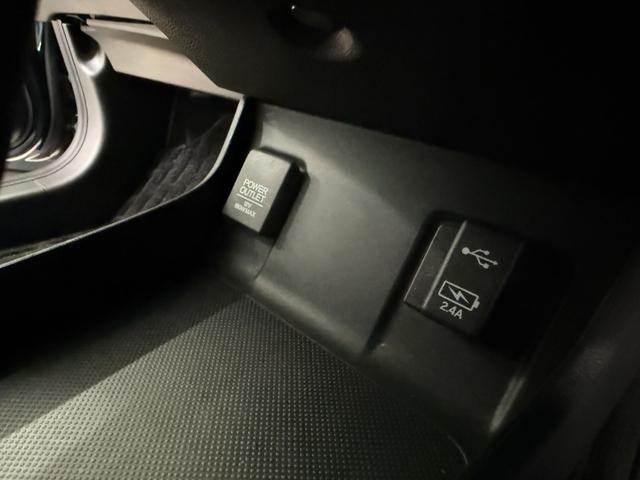 シャトル ハイブリッドＸ　ホンダセンシング／４ＷＤ／買取直販／　／寒冷地仕様／夏タイヤ２０２３年製／冬タイヤ付／前後ドラレコ／レザー調シートカバー／社外ナビ／フルセグ／ＢＴ／ＣＤ／ＤＶＤ／ＥＴＣ／Ｂカメラ／ハーフレザーシート／シートヒーター／ワイパーデアイサー（43枚目）
