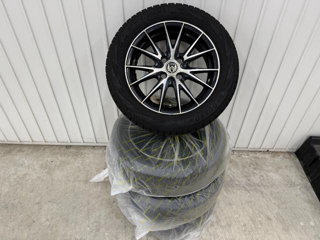 シャトル ハイブリッドＸ　ホンダセンシング／４ＷＤ／買取直販／　／寒冷地仕様／夏タイヤ２０２３年製／冬タイヤ付／前後ドラレコ／レザー調シートカバー／社外ナビ／フルセグ／ＢＴ／ＣＤ／ＤＶＤ／ＥＴＣ／Ｂカメラ／ハーフレザーシート／シートヒーター／ワイパーデアイサー（51枚目）