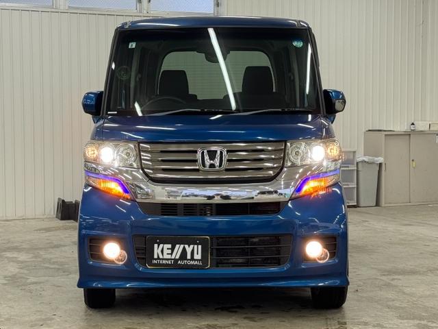 N-BOXカスタム G・Lパッケージ/下取直販車/23年製夏タイヤ/禁煙車 冬タイヤ付/片側自動スライドドア/純正7インチナビ/ワンセグ/ETC/バックカメラ/LEDライト/CD/DVD/オートライト/保証・取説あり/スペアキー/リアスポイラー/フォグランプ(5枚目)