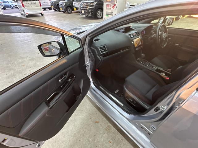 WRX S4 2.0GTアイサイト/大阪仕入/後期型/デカナビ8インチナビ /コーナーセンサー/ブルートゥース/ETC/禁煙車/バックカメラ/12セグ/ドラレコ/LEDライト/電動シート/ACC/記録簿・取説有/CD・DVD/オートライト・ハイビーム/ブレーキホールド(25枚目)